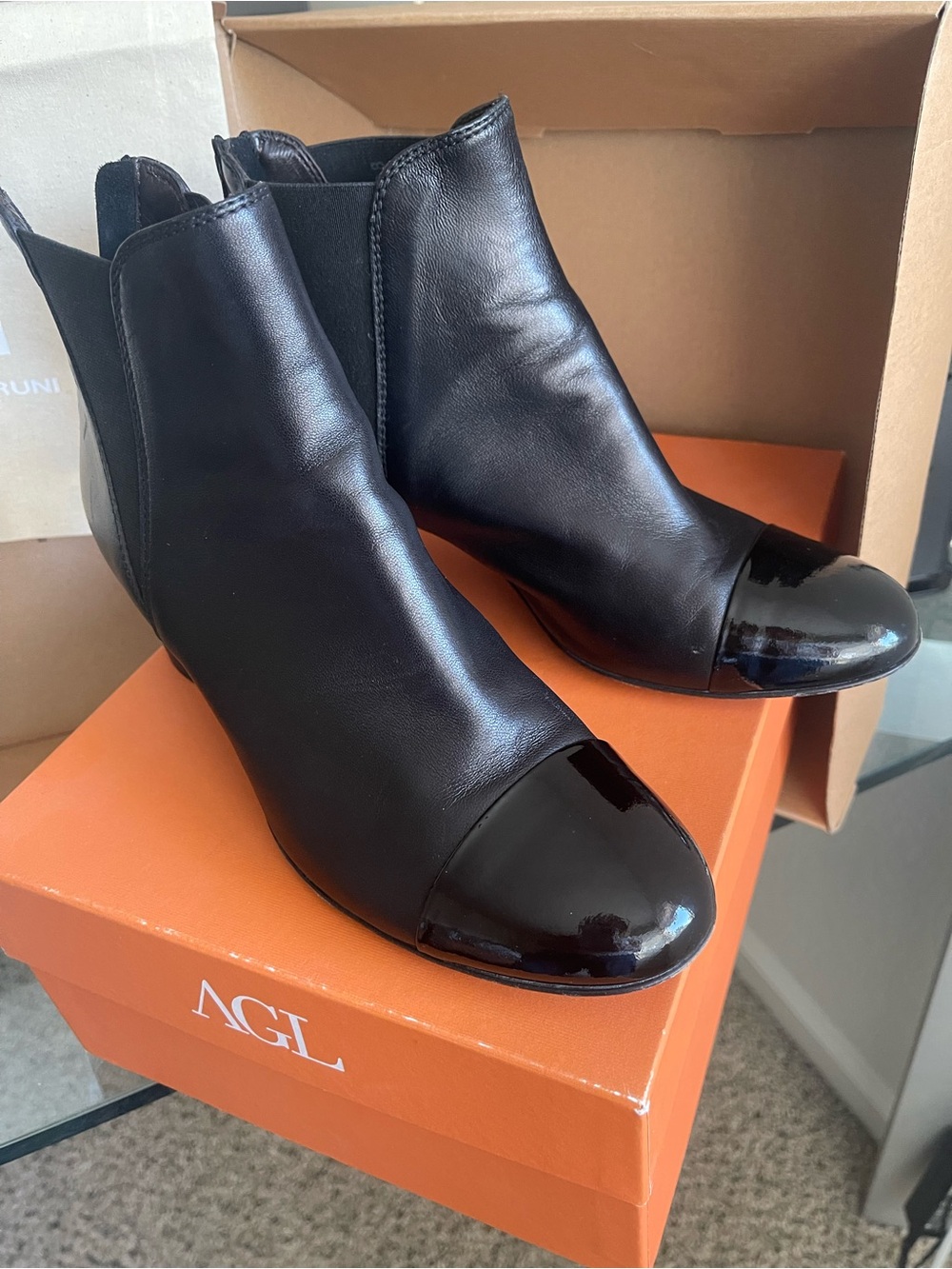 AGL Black Leather Cap-Toe Ankle Boots Size 38